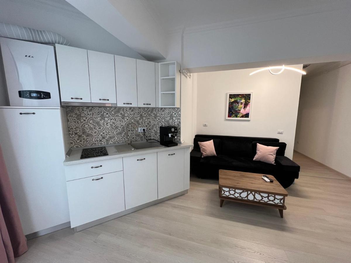 Apartment Kitty Studio Sunset Lake Mamaia