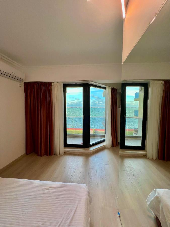 Apartment Kitty Studio Sunset Lake Mamaia