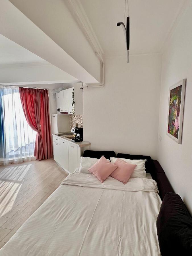 Kitty Studio Sunset Lake Apartment Mamaia