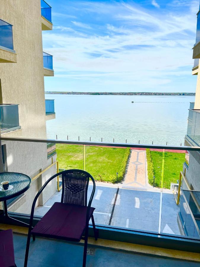 Kitty Studio Sunset Lake Apartment