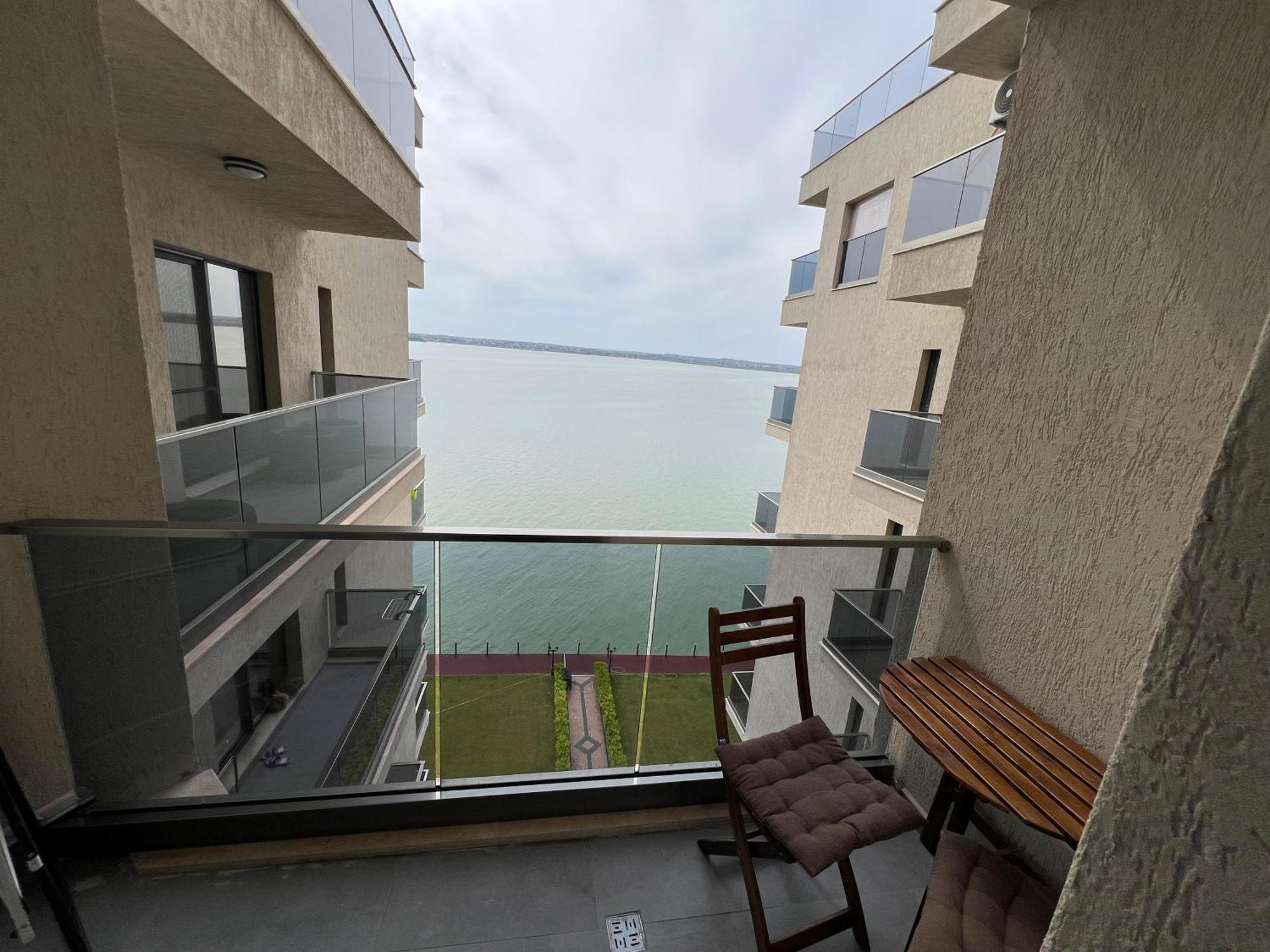 Kitty Studio Sunset Lake Apartment Mamaia