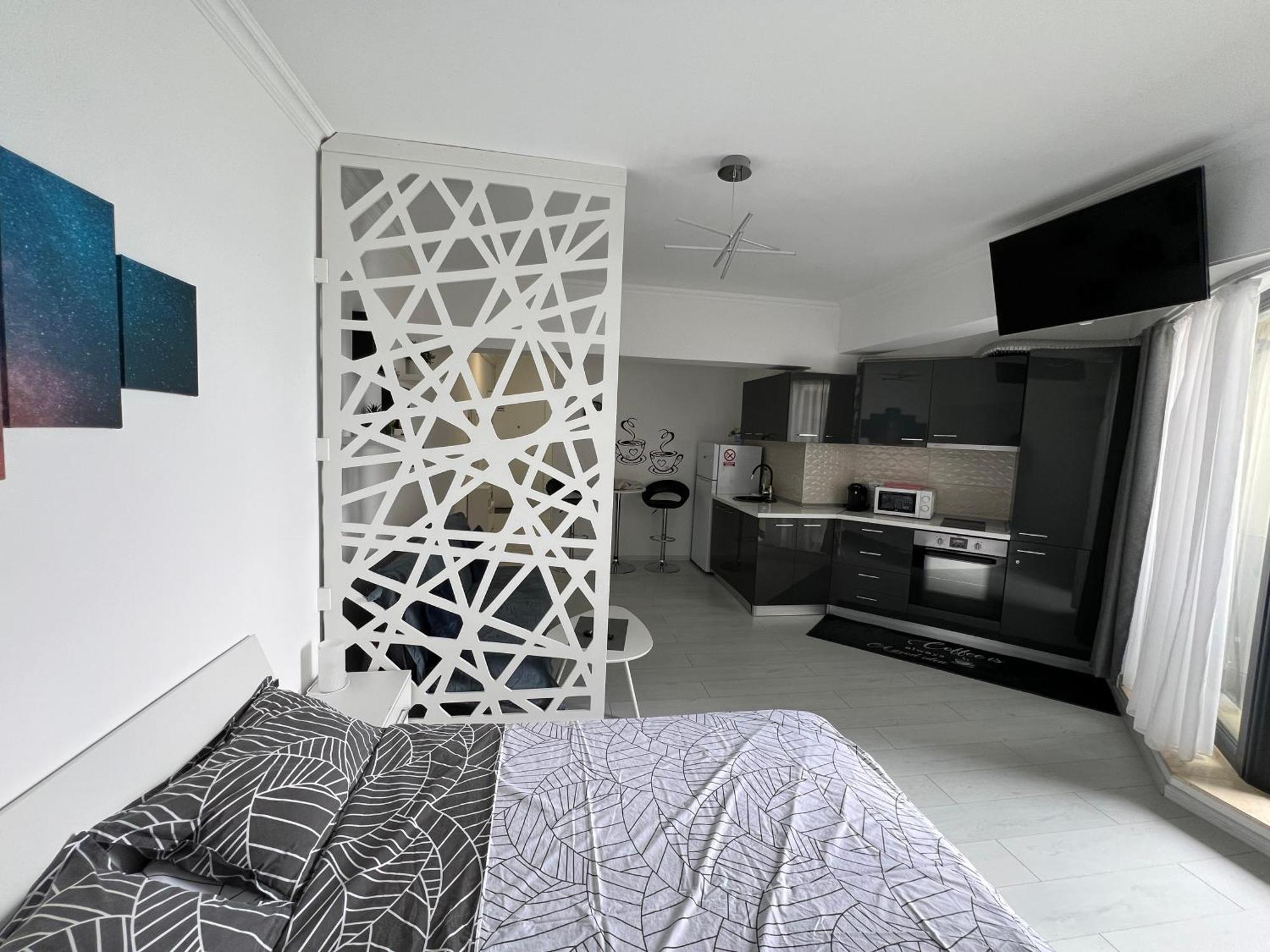 Kitty Studio Sunset Lake Apartment *